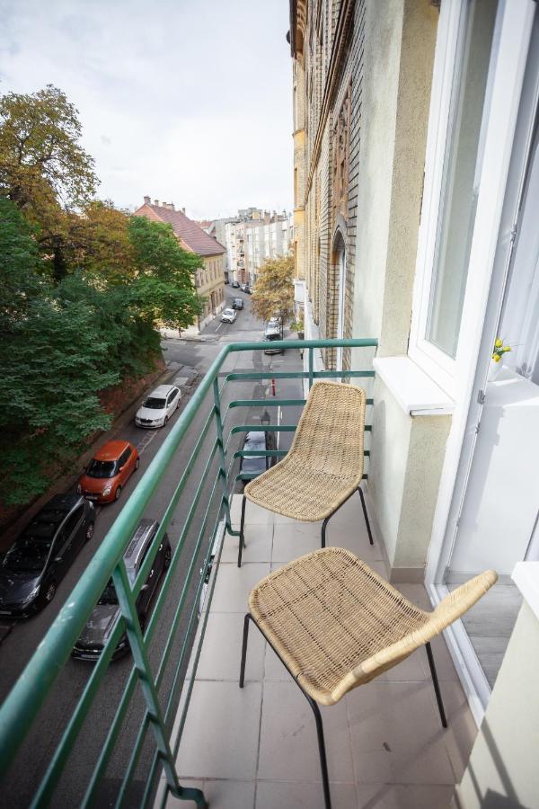 On The Castle Hill, Near Chain Bridge Budapest Exterior photo